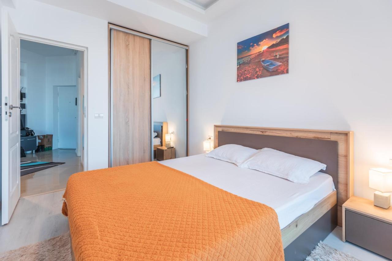 Apartament Unique Relax Apartment นาโวดาริ ภายนอก รูปภาพ