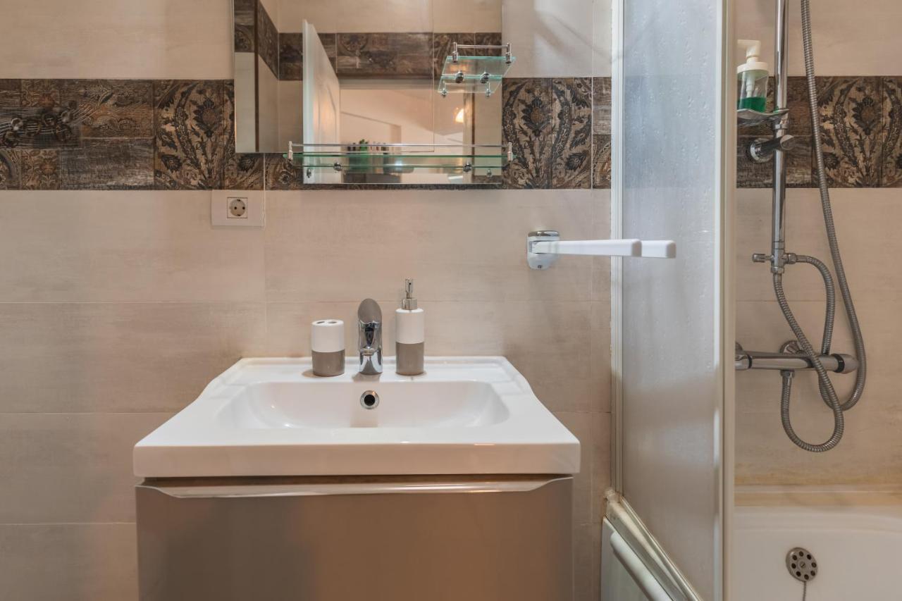 Apartament Unique Relax Apartment นาโวดาริ ภายนอก รูปภาพ