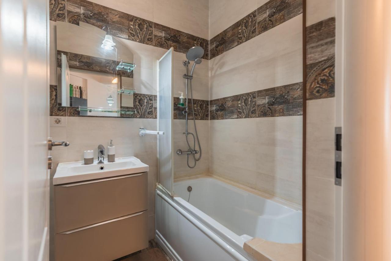 Apartament Unique Relax Apartment นาโวดาริ ภายนอก รูปภาพ