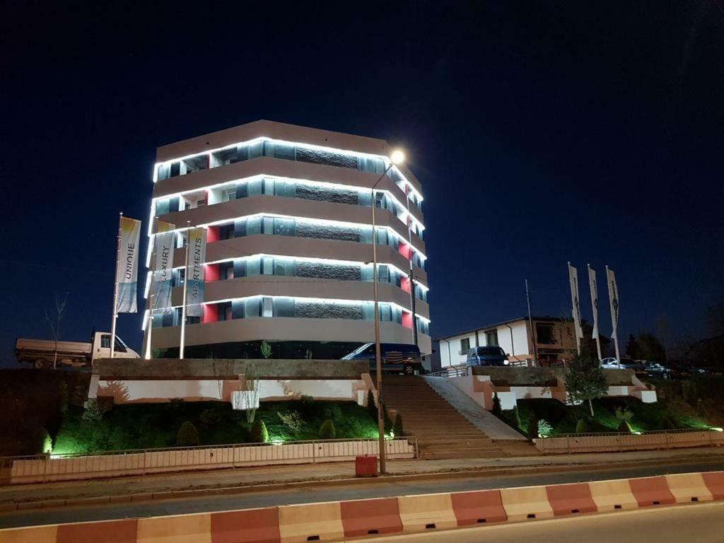 Apartament Unique Relax Apartment นาโวดาริ ภายนอก รูปภาพ