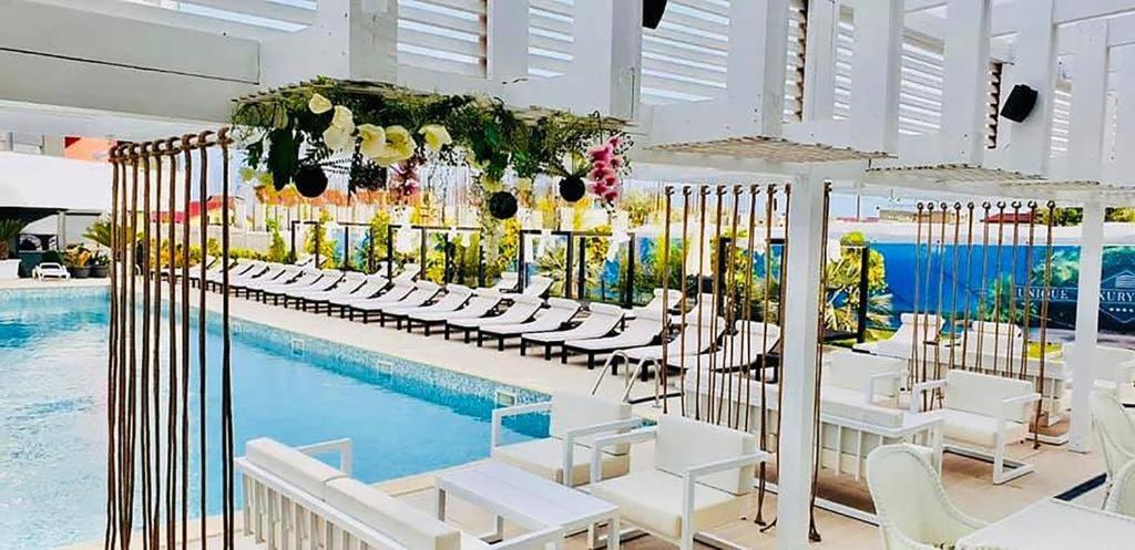 Apartament Unique Relax Apartment นาโวดาริ ภายนอก รูปภาพ